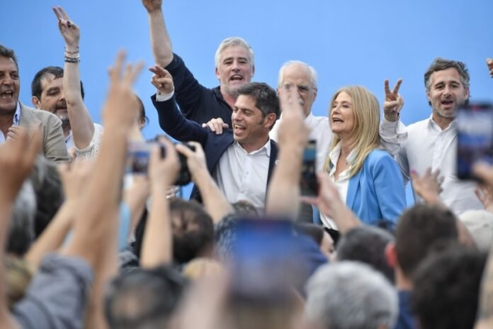 Kicillof contra Caputo en el cierre de campaña: